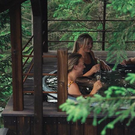 Hyssna Forest Resort מראה חיצוני תמונה